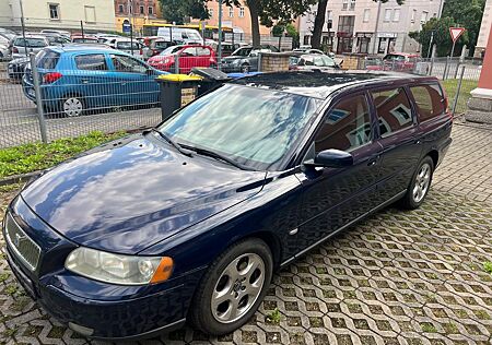 Volvo V70 2.4D/AHK/TÜV bis 05/27