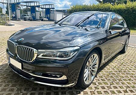 BMW 740d xDrive *Massage*Lenkassistent*Luftfederung