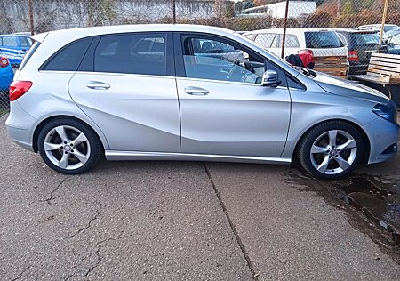 Mercedes-Benz B 180 BlueEFFICIENCY -