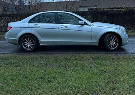 Mercedes-Benz C 180 CGI BlueEFFICIENCY Autom. -