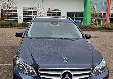 Mercedes-Benz E 220 T BlueTEC AVANTGARDE 9 G-Tronic Standhzg