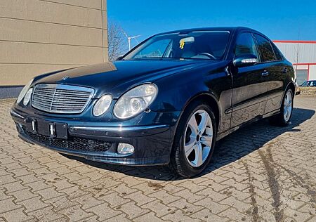 Mercedes-Benz E 240 AVANTGARDE