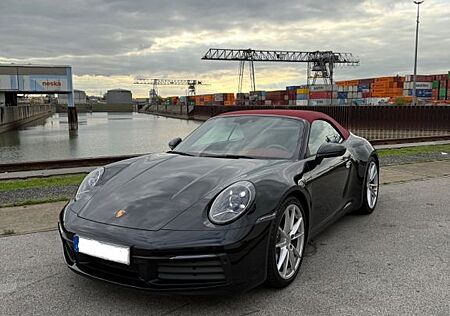 Porsche 992 Carrera 4 Cabriolet Carrera