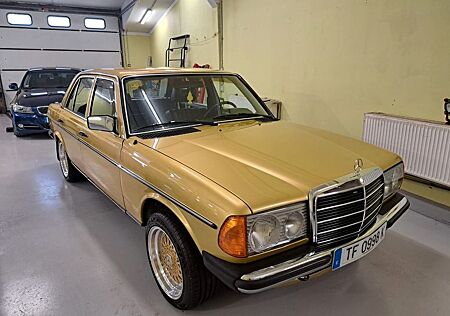 Mercedes-Benz 300 Beautiful Mercedes from sunny Canary Islands