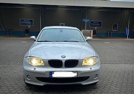 BMW 120i -