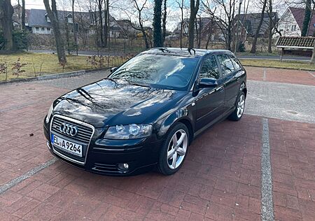 Audi A3 2.0 FSI S line Sportpaket plus Sportback ...