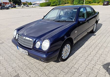 Mercedes-Benz E 240 Classic