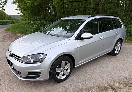 VW Golf Volkswagen 1.2 TSI Comfortline Variant - NAVI, TÜV NEU