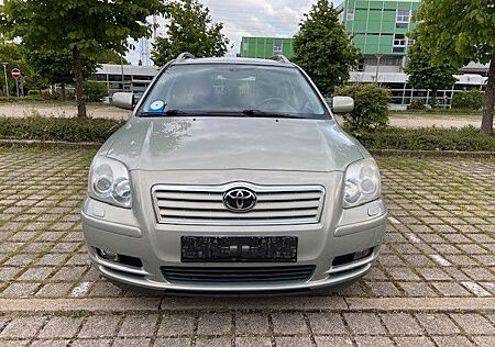 Toyota Avensis Combi Sol, m. Flüssiggas Anlage