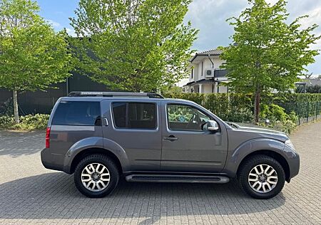 Nissan Pathfinder 2.5 dCi DPF SE 4WD Automatik