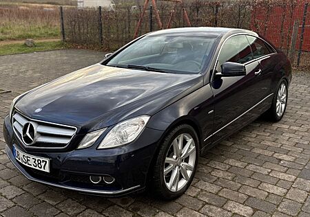 Mercedes-Benz E 350 Coupé CDI BlueEFFICIENCY AVANTG....