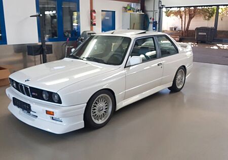 BMW M3 Originalzustand ungeschweisst.