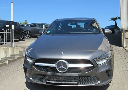 Mercedes-Benz A 200 "Progressive"-Navi MBUX-Leder-SHZ-PTS-2.HD