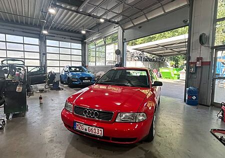 Audi A4 1.6 -