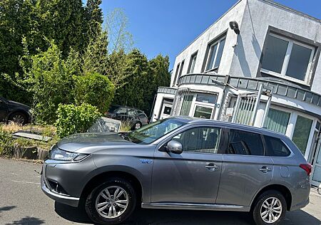Mitsubishi Outlander PHEV Basis 4WD