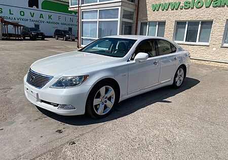 Lexus LS 460 4,6l benzin VIN 917