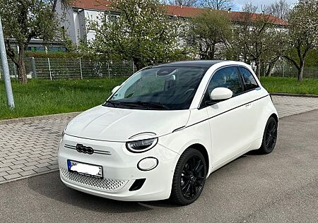 Fiat 500E La Prima 42 kWh Garantie WKR Alu JBL Frunk