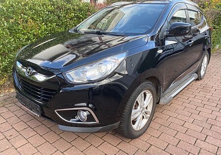 Hyundai ix35 Style 2WD. Leder, AHK, Schiebedach.