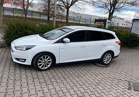 Ford Focus Kombi TÜV neu