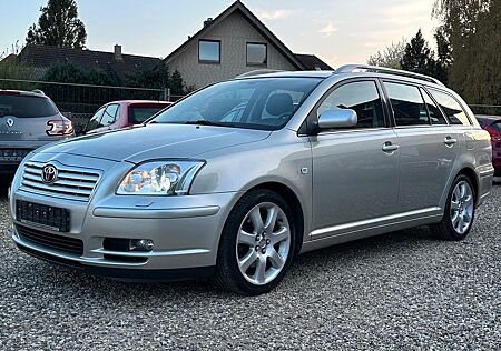 Toyota Avensis Executive2.0Xenon AHK Schiebedach 1Hand