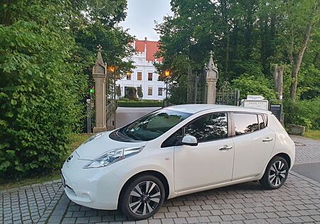 Nissan Leaf Tekna 24kWh Tekna BOSE 77% SOH wie Golf