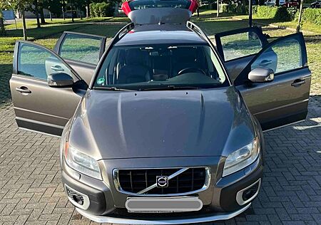 Volvo XC 70 XC70 2.4 D5 AWD Momentum Oyster Grau Metallic