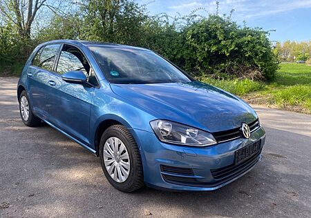 VW Golf Volkswagen VII Lim. Trendline BMT/ Zahnriemen Neu