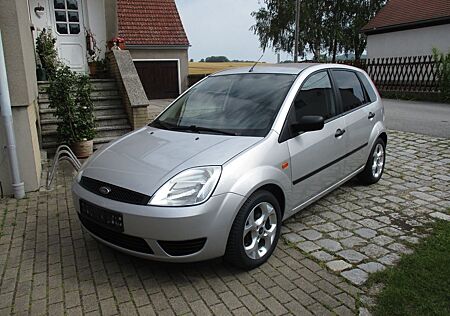 Ford Fiesta 1,3 51 kW, Klima, Neuaufbau, TÜV neu