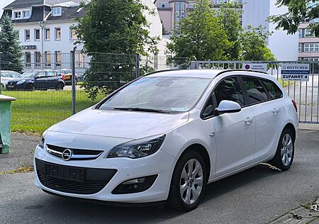Opel Astra J Sports Tourer Style