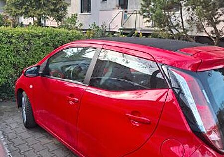Toyota Aygo (X) Aygo (X) 1,0-l-VVT-i x-clusiv x-shift x-clusiv