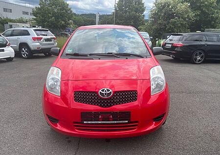 Toyota Yaris Cool 1,0-l-VVT-i