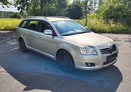 Toyota Avensis Combi Sol 2,2-l-D-CAT