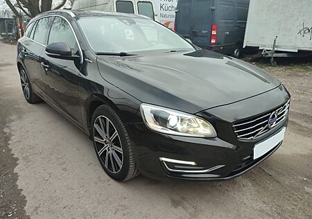 Volvo V60 R Design AWD Plug-in Hybrid Leder Kamera