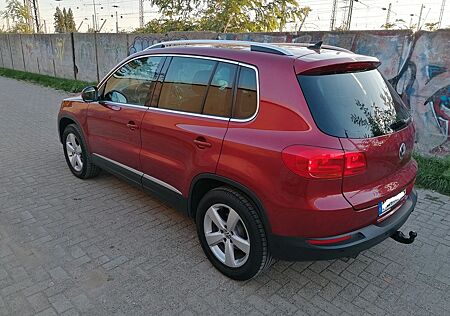 VW Tiguan Volkswagen 2.0 TDI DSG 4MOTION Sport & Style Spo...