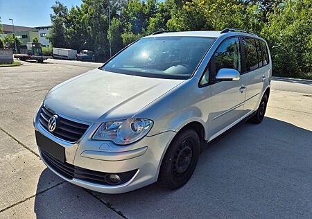 VW Touran Volkswagen Trendline * 7-Sitzer * TÜV 06/26