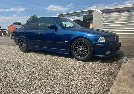 BMW 318i
