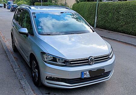 VW Touran Volkswagen 1.4 TSI SOUND BMT, 7 Sitzer, AHK, 150 PS