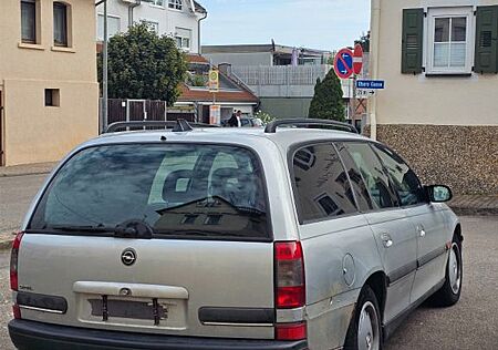 Opel Omega 2.0 16V CD