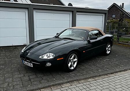 Jaguar XK8 Cabriolet 4.0 V8