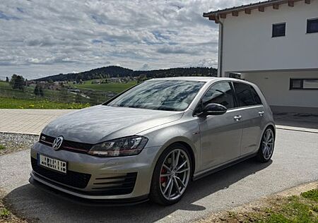 VW Golf Volkswagen 2.0 TSI BMT GTI GTI