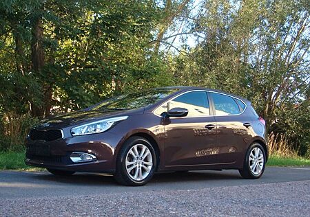 Kia Cee'd / Ceed 1.6 CRDi Vision
