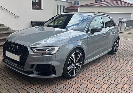 Audi RS3 Sportback - mit Anschlussgarantie