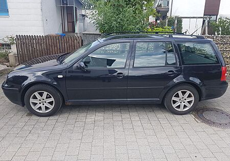 VW Golf Volkswagen 1.6 Variant 105 PS