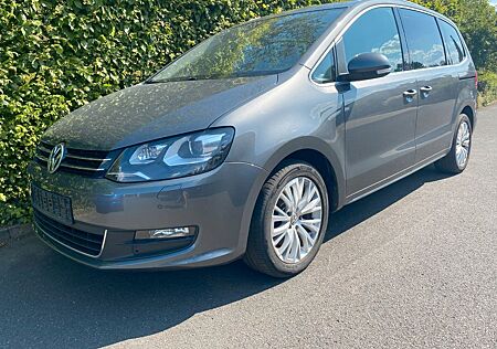 VW Sharan Volkswagen DSG PANO KEYLESS LEDER 6-Sitze TÜV-NEU