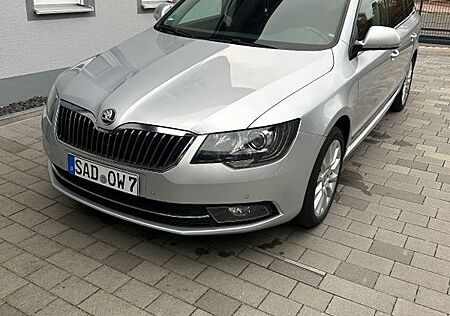 Skoda Superb 2.0 TDI 125kW Exclusive Combi TÜV 03/27