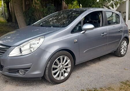 Opel Corsa D Cosmo Rentnerfahrzeug, 1.Hand 34.000km !