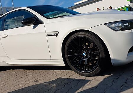 BMW M3 E92 Coupé TÜV neu 19 Zoll