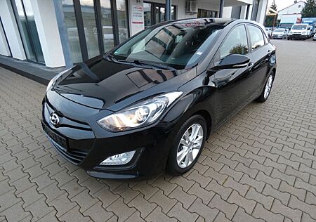 Hyundai i30 1.4 Trend Lim- Alu Klimaautomatik Schwarz M