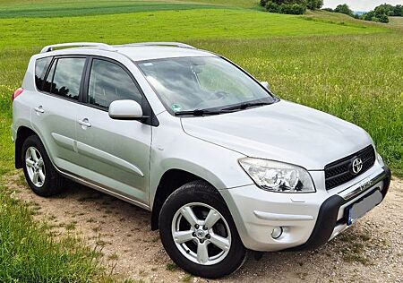 Toyota RAV 4 2.0-l-VVT-i 4x4 Automatik -