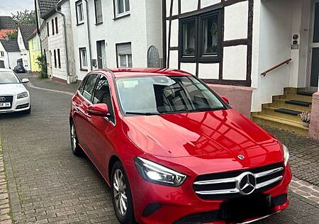 Mercedes-Benz B 250 DCT -